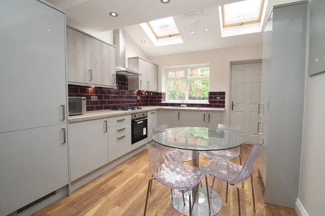 Hartley Grove, Woodhouse, LS6, photo 1