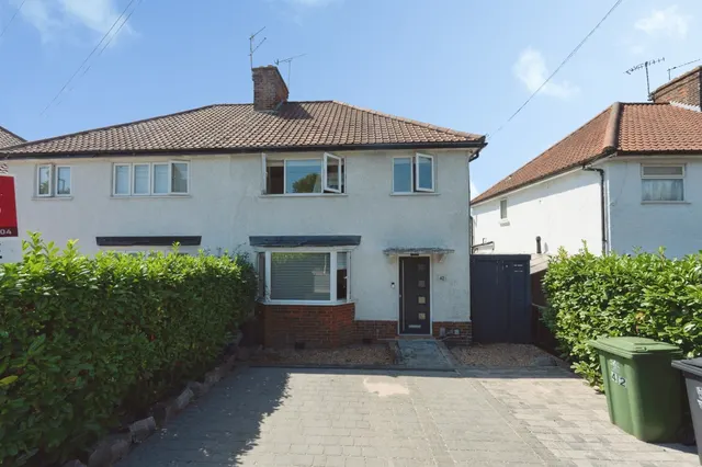 Blackwell Drive, Watford, photo 1