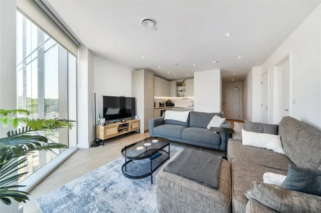 Photo 3 — 190 Dantzic Street, Manchester, Greater Manchester, M4