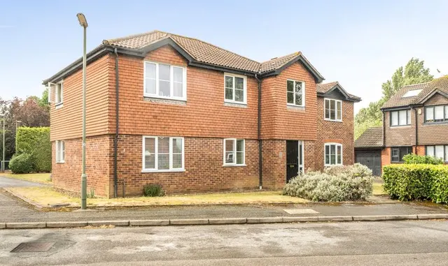 Melton Fields, Epsom, KT19, photo 1