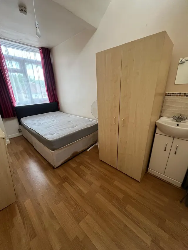 Chalkhill Road, Wembley, HA9, photo 1