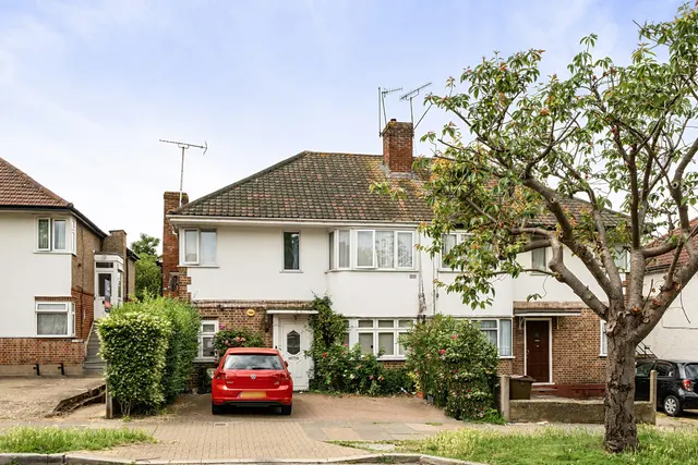 Shaftesbury Avenue, South Harrow, HA2, photo 1