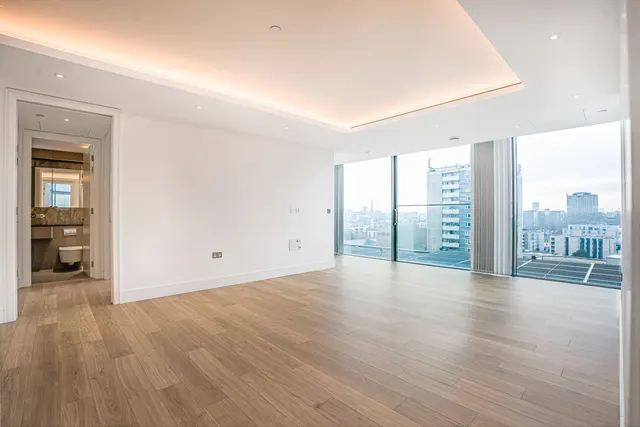 Photo 2 — Bollinder Place, Carrara Tower, EC1V