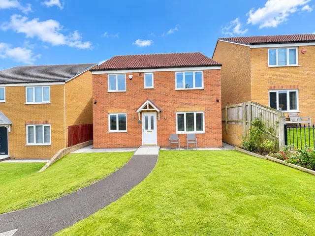 Hutchinson Close, Coundon, DL14, photo 1