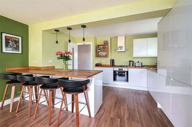 Photo 3 — Alder Close, Ash Vale, Guildford, Surrey, GU12 5QS