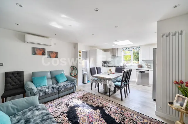 Photo 2 — Rowlands Close, Mill Hill, NW7, London