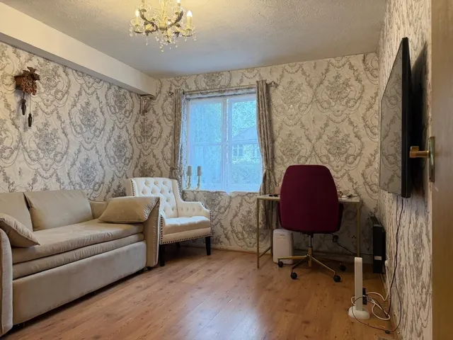 Le May Avenue, London, SE12, photo 1