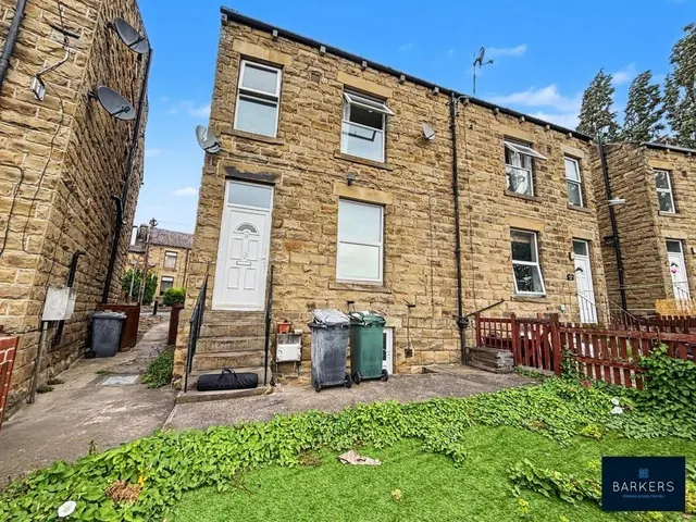 Soothill Lane Soothill, Batley WF17 6NR, photo 1