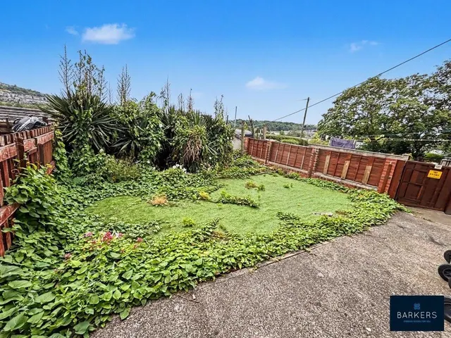 Photo 2 — Soothill Lane Soothill, Batley WF17 6NR