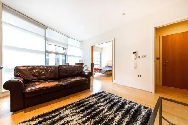 Photo 2 — Kingfisher House, Nine Elms