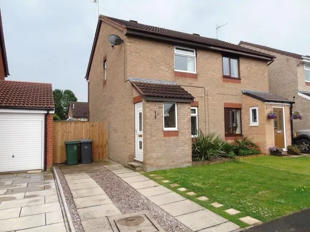 2 bedroom house, Sandpiper Road, Thorpe Hesley