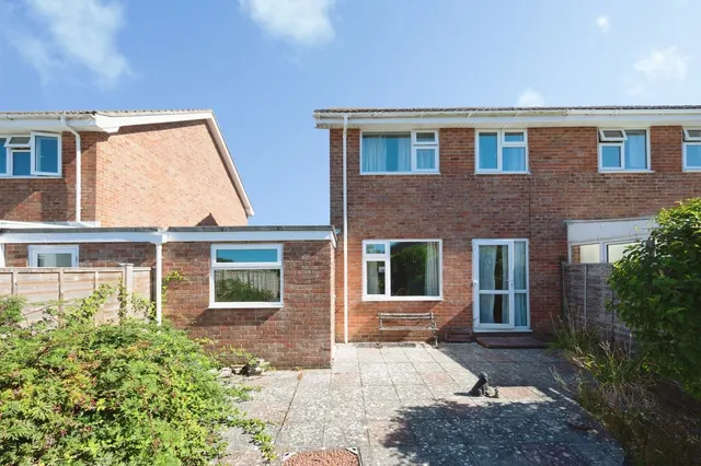 Glebe Close, Hayling Island, PO11, photo 1