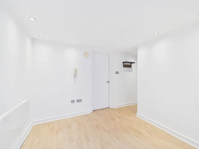 Photo 2 — Hatton Garden, 15, L3 2HA
