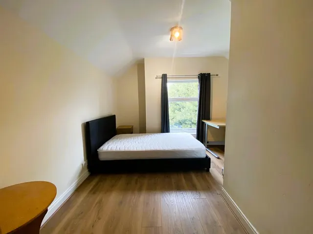 Seabridge Road, Seabridge, Newcastle-under-Lyme, ST5, photo 1