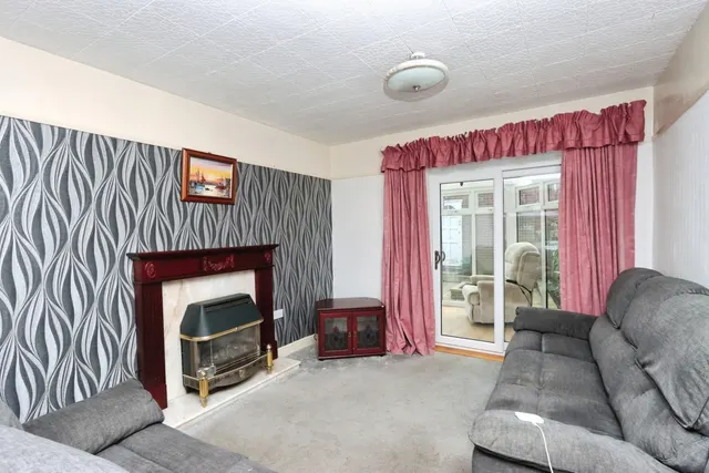 Photo 3 — Stradbroke Way, Sheffield, South Yorkshire, S13