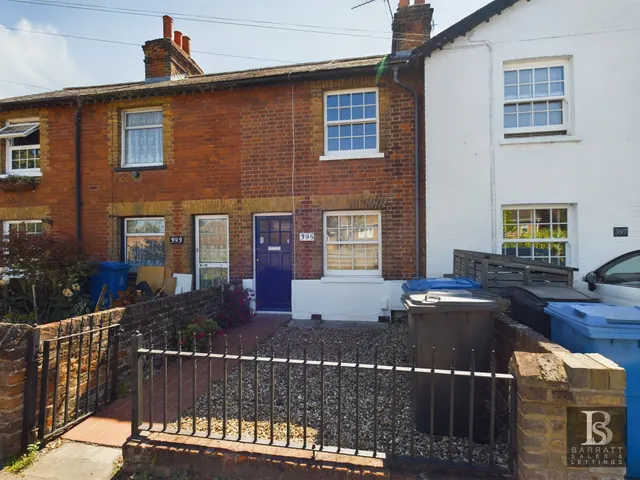 St. Leonards Road, Windsor, SL4, photo 2