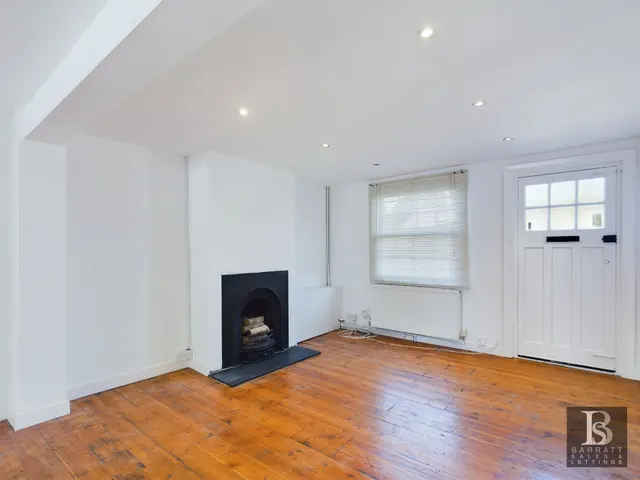 St. Leonards Road, Windsor, SL4, photo 3