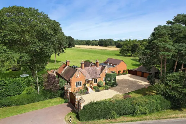 Ridge Lane, Newnham, RG27, photo 1