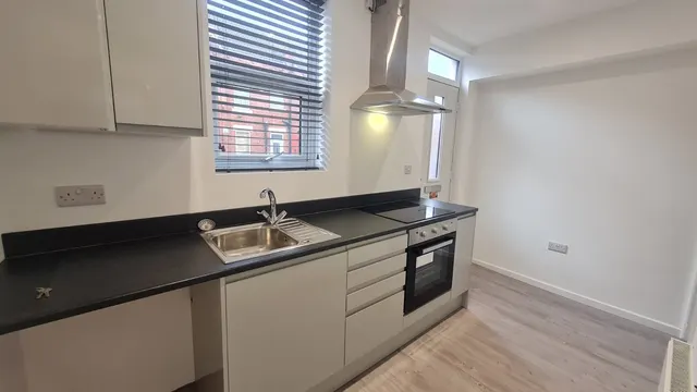 Bangor Terrace, Leeds, LS12, photo 1