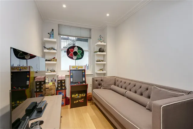 Photo 3 — Tatham Place, Acacia Road, St Johns Wood, London, NW8