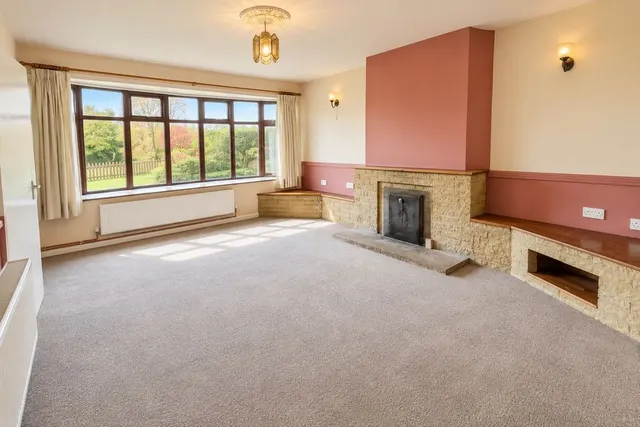 Photo 2 — Paddock Close, Ropsley