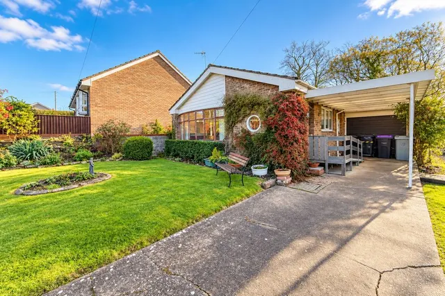 Paddock Close, Ropsley, NG33, photo 1