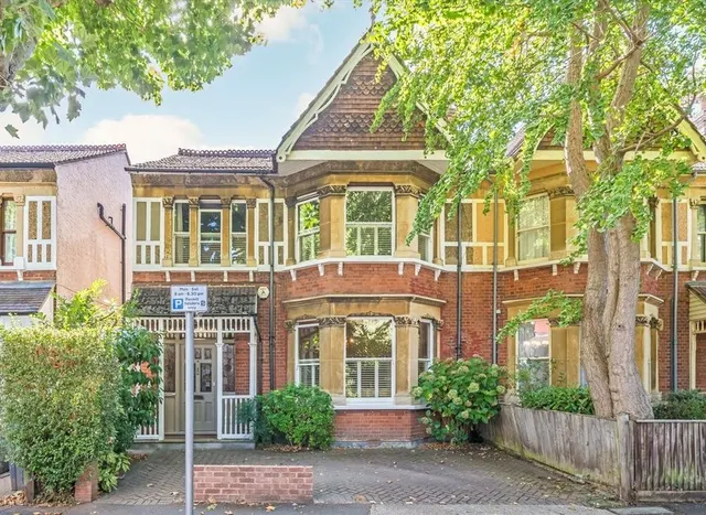 Victoria Avenue, Surbiton, KT6, photo 1