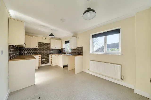 Brynmor Close, Newtown, photo 3