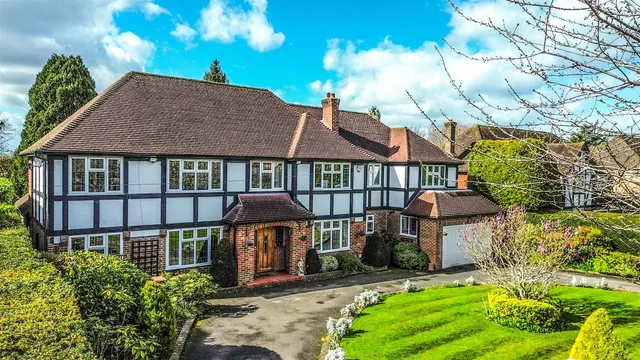 Golf Side, South Cheam, SM2 7EZ, photo 1