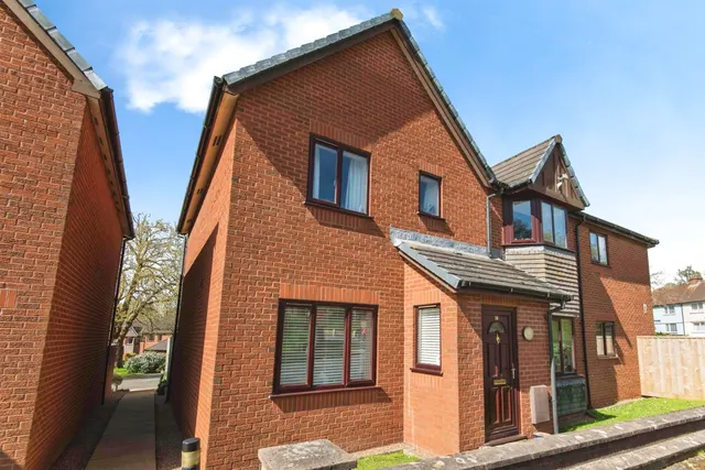Honeylands Drive, Exeter, photo 1