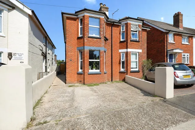 Alfred Road, Sandown, PO36, photo 1