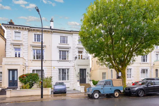 London, NW3, photo 1