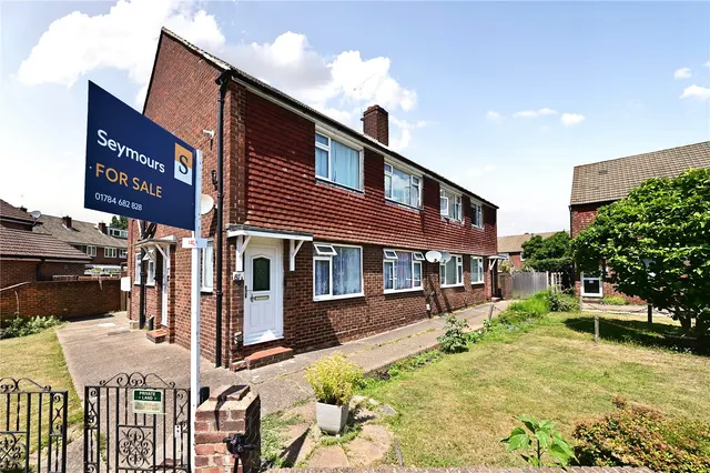 Chertsey Road, Ashford, TW15, photo 1