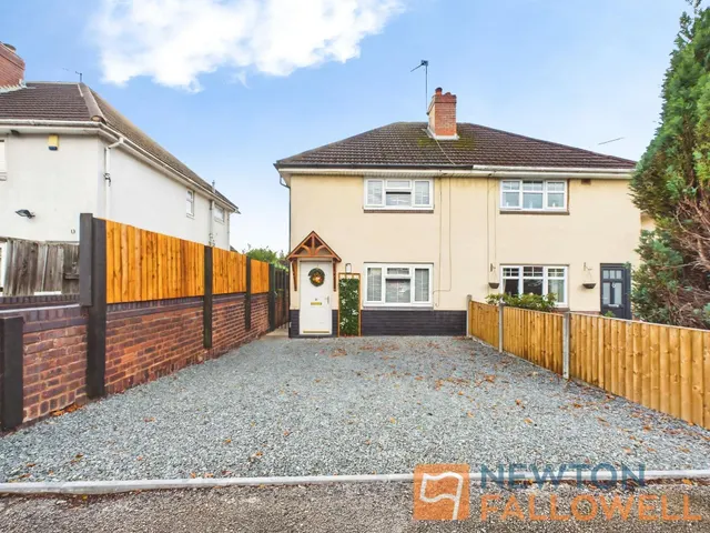 King Charles Avenue, Walsall, WS2, photo 1