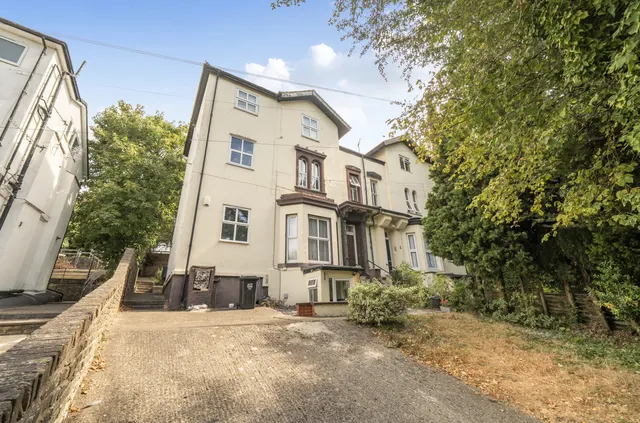 Photo 2 — Cobham Terrace, Bean Road, DA9