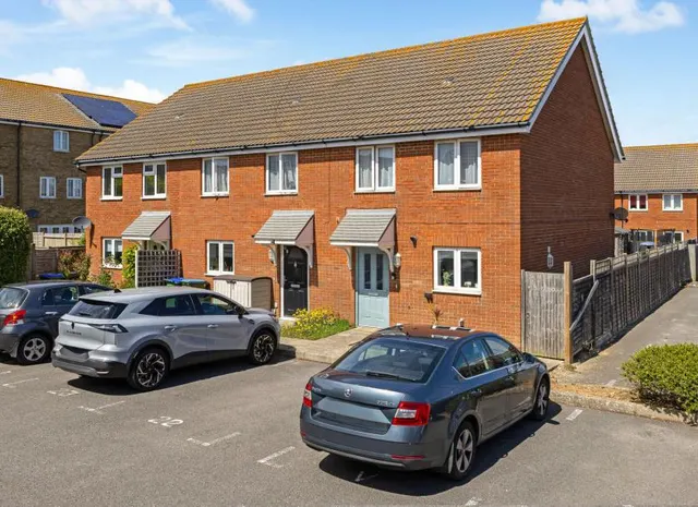 Seaview Avenue, Peacehaven, photo 1