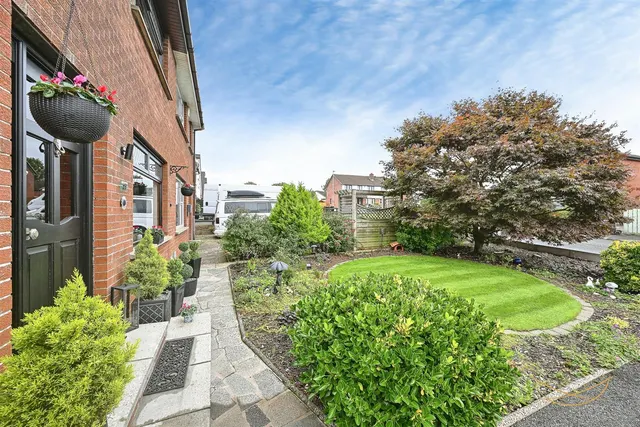 Clare Heights, Ballyclare, BT39, photo 3