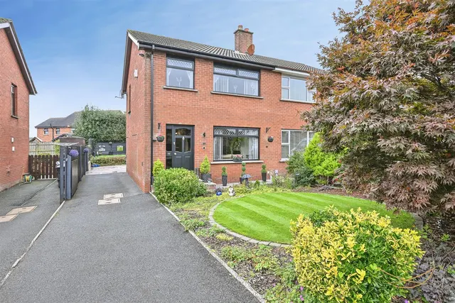 Clare Heights, Ballyclare, BT39, photo 1