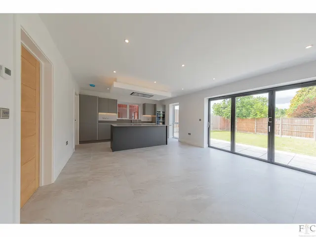 Cleves Gardens, Leicester, LE2, photo 3