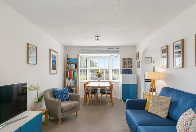Shire Place, London, SW18, photo 1