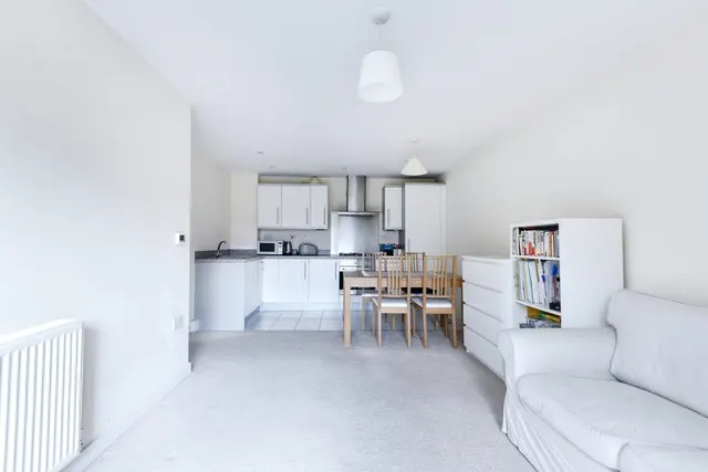 Uxbridge Road, West Ealing, London, W13, photo 1