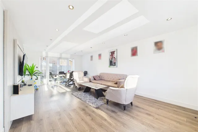 Old Bath Road, Calcot, RG31, photo 2