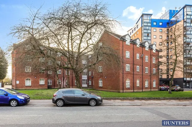 Barton Road, Eccles, M30, photo 1