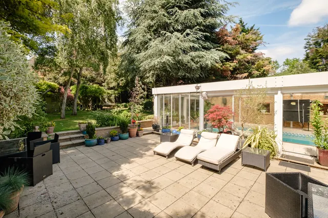 Photo 2 — 16A The Bishops Avenue, London, N2