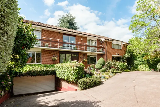 16A The Bishops Avenue, London, N2, photo 1