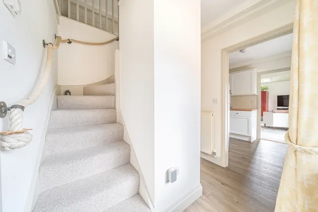 Mill Lane, Marlborough, SN8, photo 2