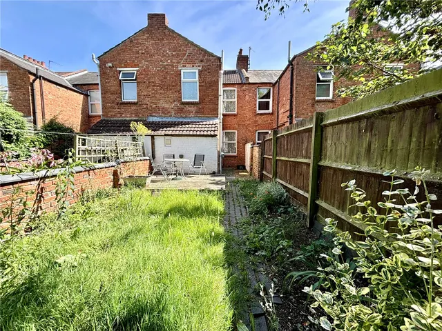 Photo 2 — Lea Road, Abington, Northampton, Northamptonshire, NN1