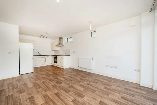 Brownell Place, W7, photo 3