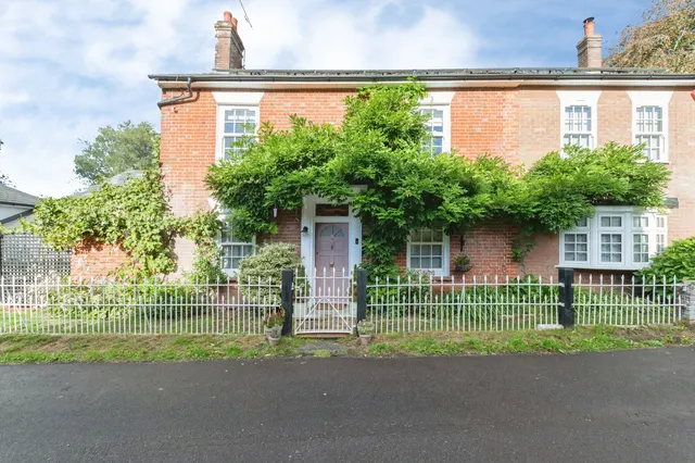 Salisbury Road, Ringwood, BH24, photo 1