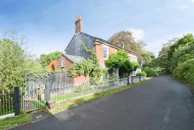 Salisbury Road, Ringwood, BH24, photo 3
